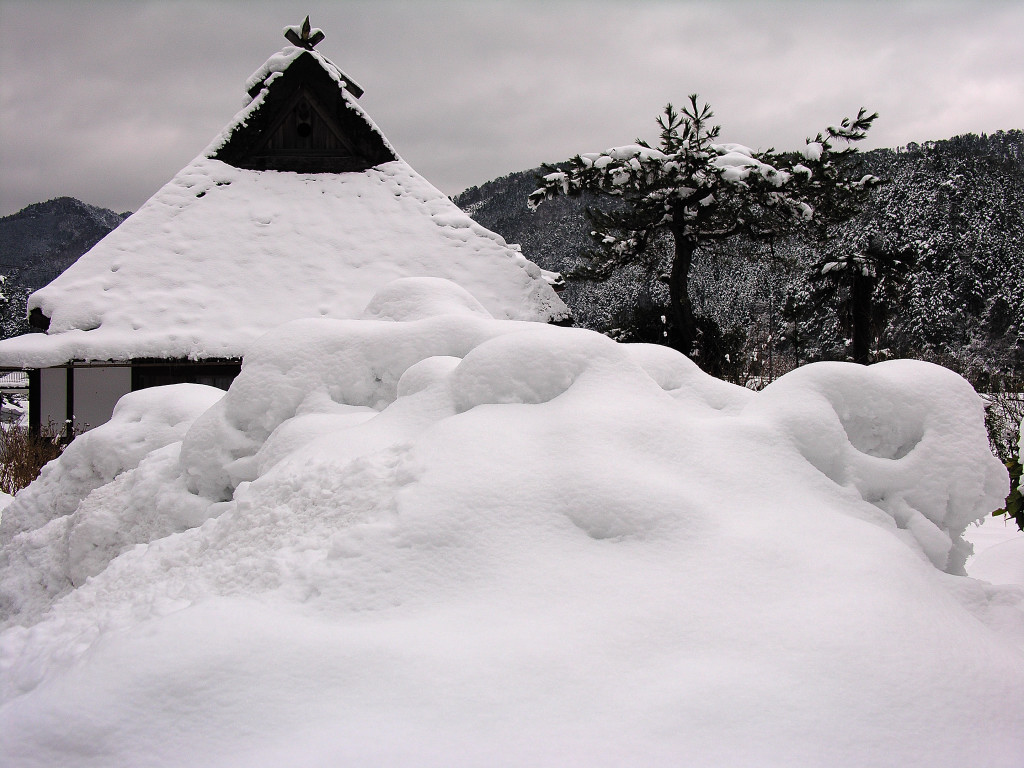 壁纸1024x768雪中小屋 壁纸4壁纸 雪中小屋壁纸 雪中小屋图片 雪中小屋素材 风景壁纸 风景图库 风景图片素材桌面壁纸