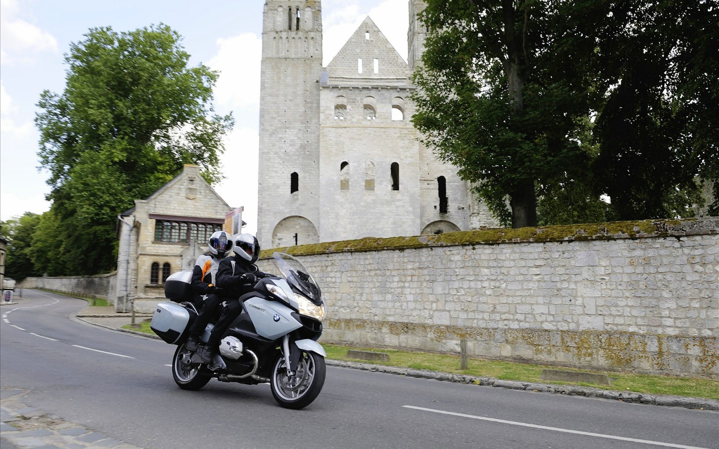 壁纸1440x900宝马摩托车BMW R 1200 RT 壁纸5壁纸 (宝马摩托车)BMW壁纸 (宝马摩托车)BMW图片 (宝马摩托车)BMW素材 静物壁纸 静物图库 静物图片素材桌面壁纸