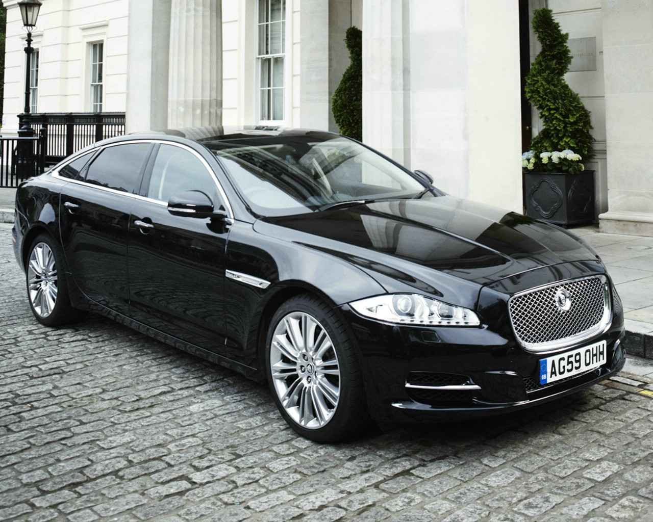 壁纸1280x1024Jaguar XJ Saloon 捷豹 2011 壁纸2壁纸 Jaguar XJ壁纸 Jaguar XJ图片 Jaguar XJ素材 静物壁纸 静物图库 静物图片素材桌面壁纸